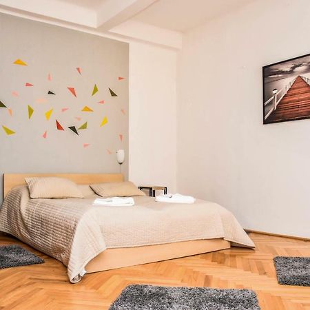 Diamond Astoria 4 Apartment Budapest Luaran gambar