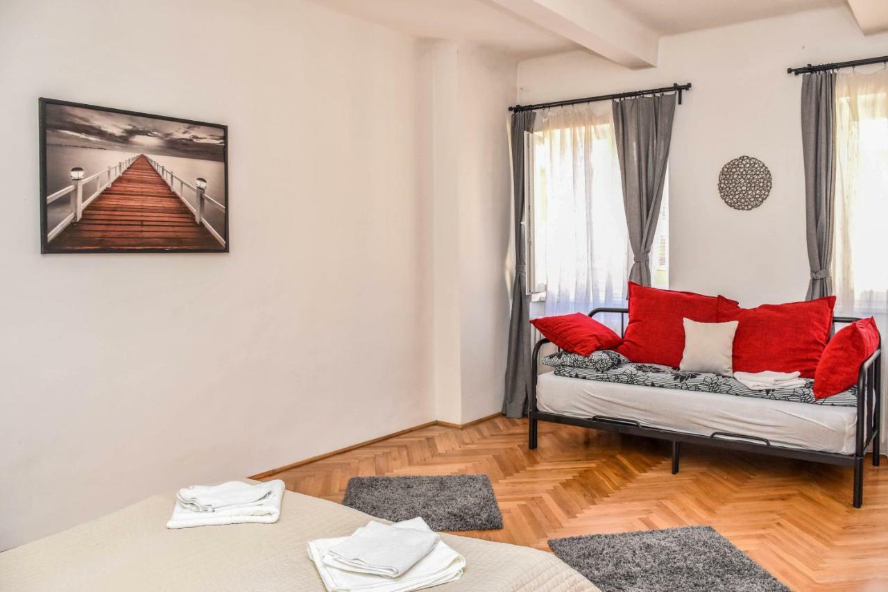 Diamond Astoria 4 Apartment Budapest Luaran gambar